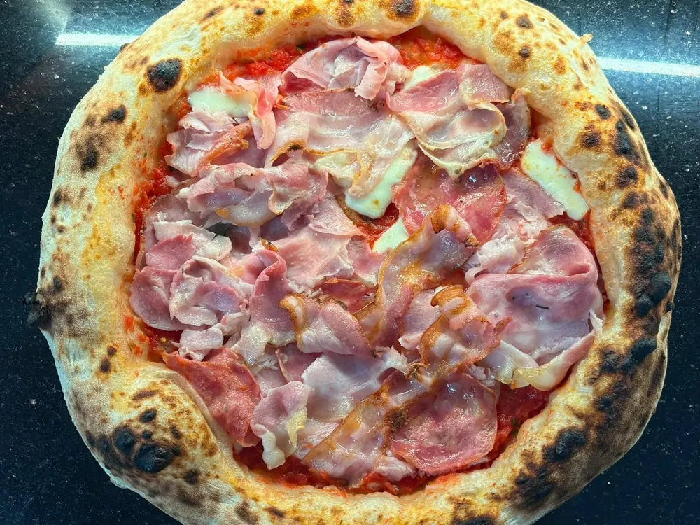 Pizza carnivora